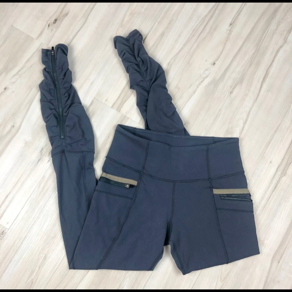 LULULEMON insight size 6